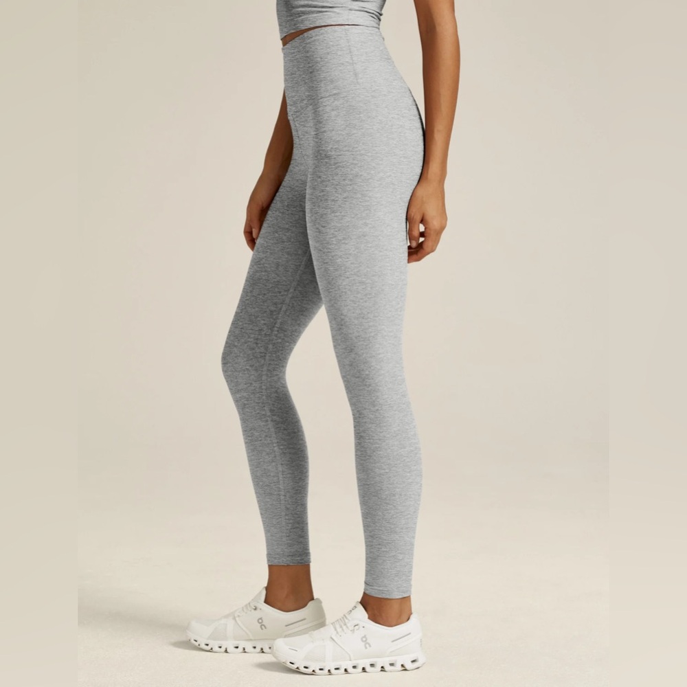 NWOT Beyond Yoga Spacedye Caught In The Midi High Waisted Legging in Silver Mist